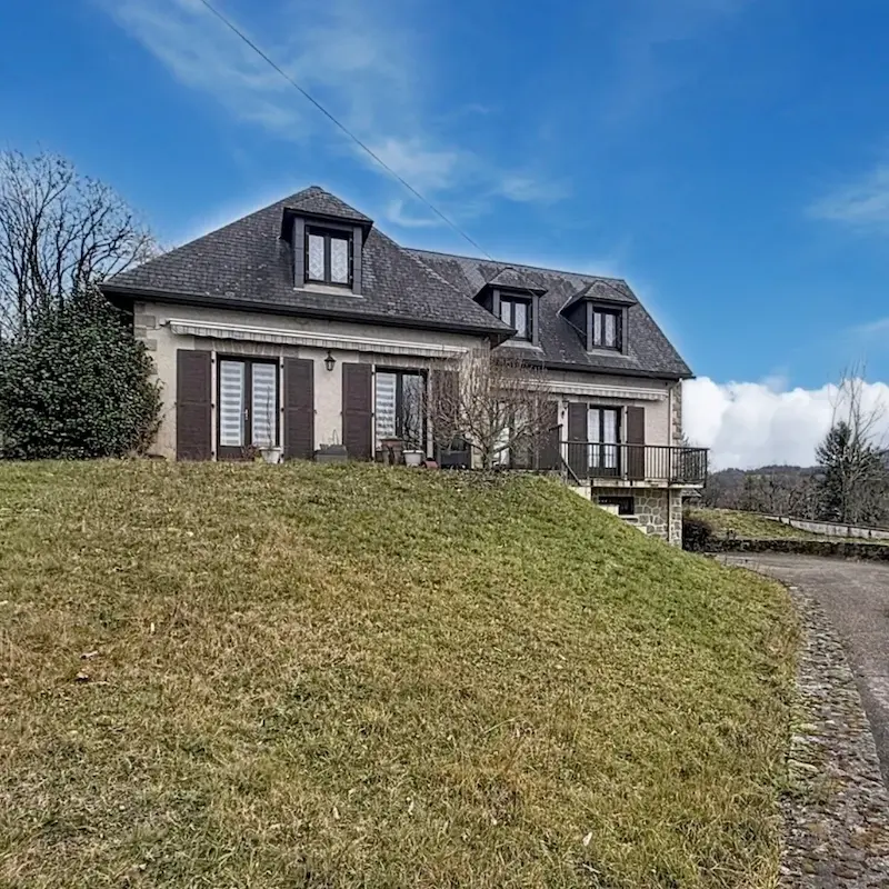 Maison à vendre à treignac 180M2 137000€