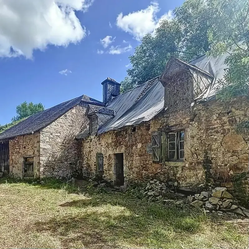 Grange à vendre à St germain les vergnes 150M2 49000€