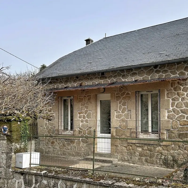 Maison à vendre à Treignac 65M2 à 52000€